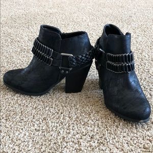 NWOT 🖤Black Booties🖤